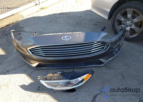 2020 Ford Fusion Hybrid Sel z USA, uszkodzony, nr VIN 3FA6P0MU6LR129938